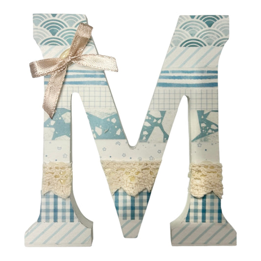 Letra de Madera Decorada con Lazo de Raso | Inicial Bebé 16cm