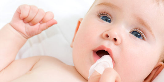 Higiene bucal en recién nacidos. Guía completa para padres.