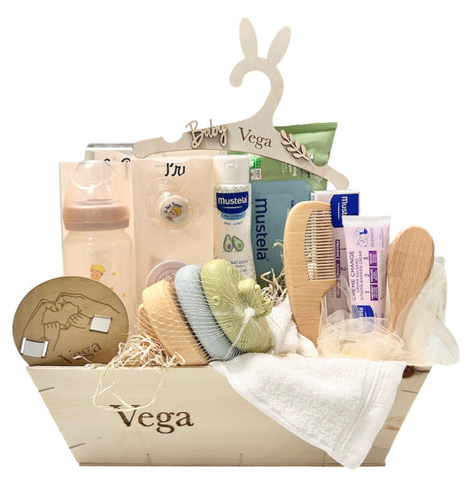 Canastilla bebé recién nacido clásica con productos de farmacia. Mustela, Suavinex, Nuk, Kiokids...