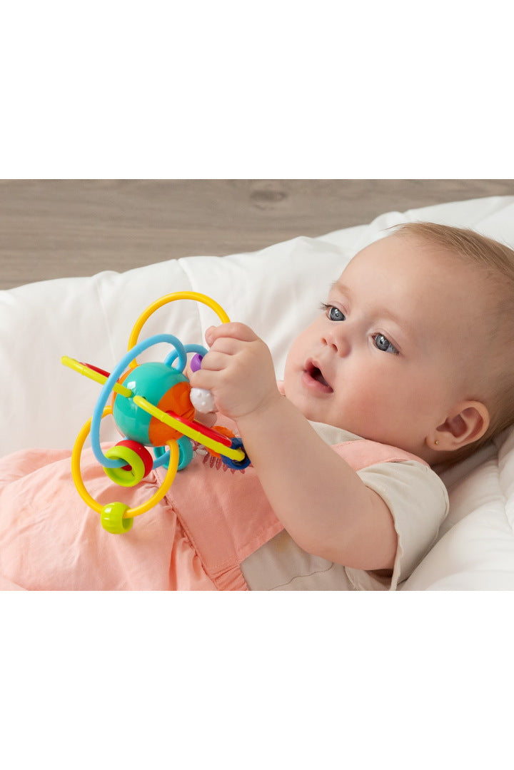 Cesta Regalo Nacimiento Bebé colorida— Mustela, Nuk & Kiokids